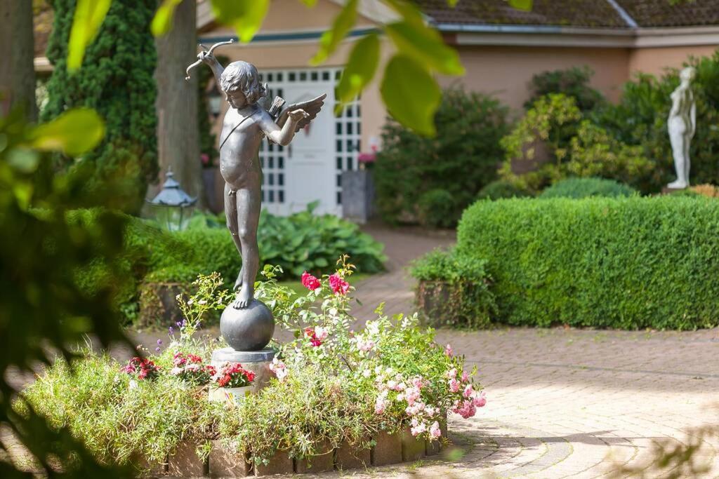 Apartment Gaestehaus Schloss Bothmer Швармштедт Экстерьер фото